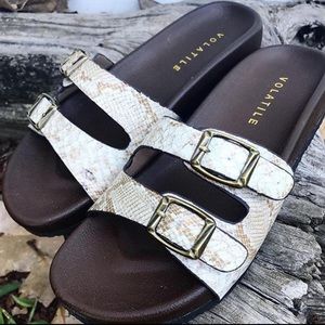 New in Box Volatile Luana Two Bank Slides in Cream Snake